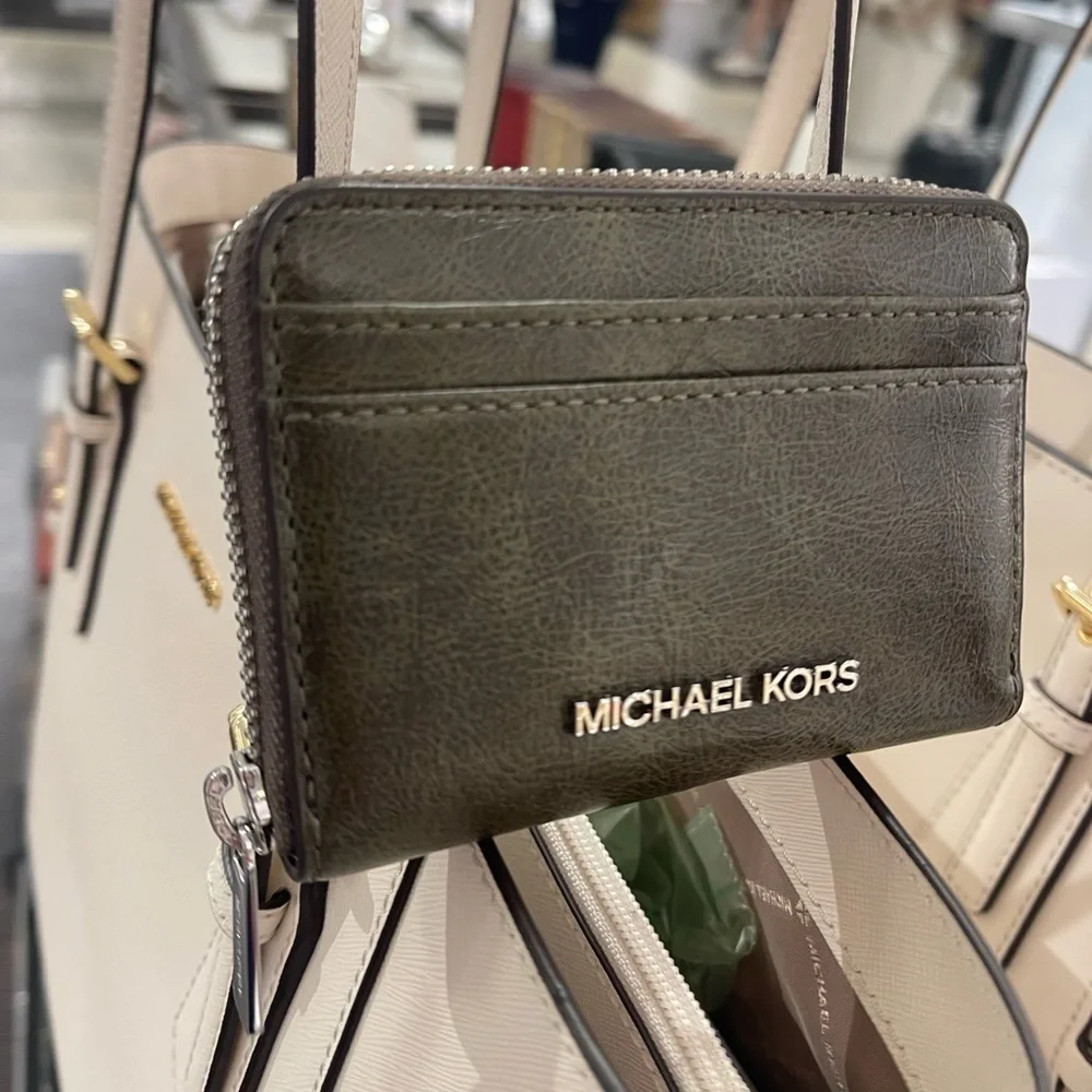 MICHAEL KORS Jet Set Medium Distressed Zip Around Card Case Olive  NWT